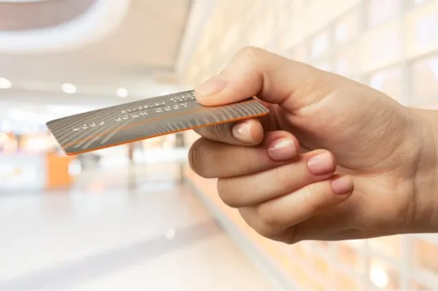 O número do cartão de crédito fica onde? Saiba identificar