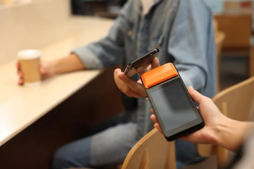 Como usar cartão de crédito no celular passo a passo