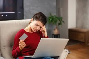 Cartão de crédito não aprovado? Entenda o porquê e reverta